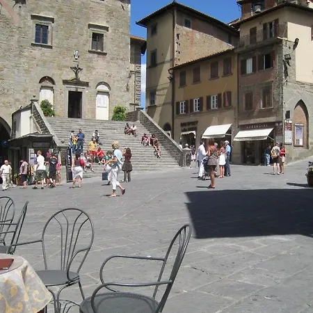 Il Loggiato * Cortona